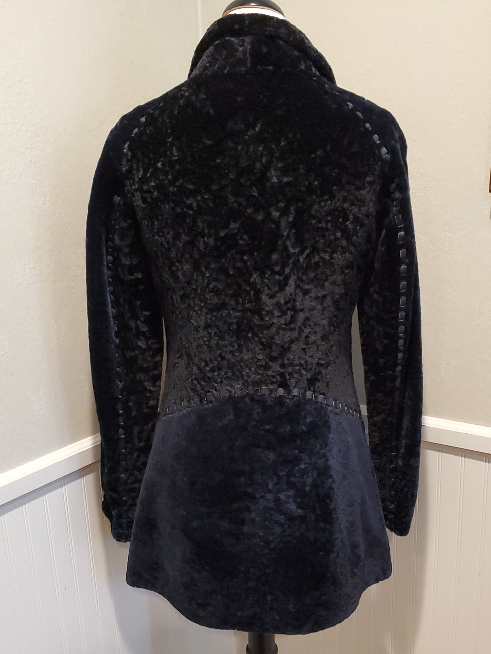Autunno Shearling Fur Colorblock Jacket - Picture 3 of 14